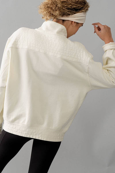 MINERAL WASHED SNAP BUTTON MOCK NECK SWEATSHIRT