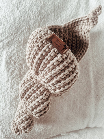 Medium crocheted seashell